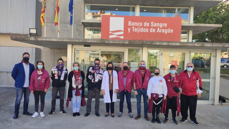 Los peñistas de Zaragoza donan sangre en el Pilar 2021