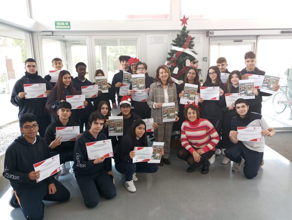 Un colegio hace la postal navideña del Banco de Sangre